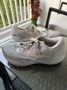 Brooks Adrenaline GTS 24 Women’s Size 10 Wide Gray Pink Running/Walking Shoes